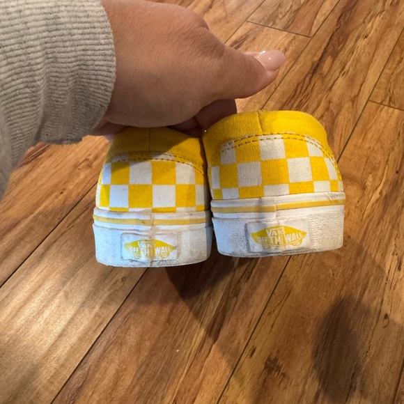 Vans - Picture 3 of 5